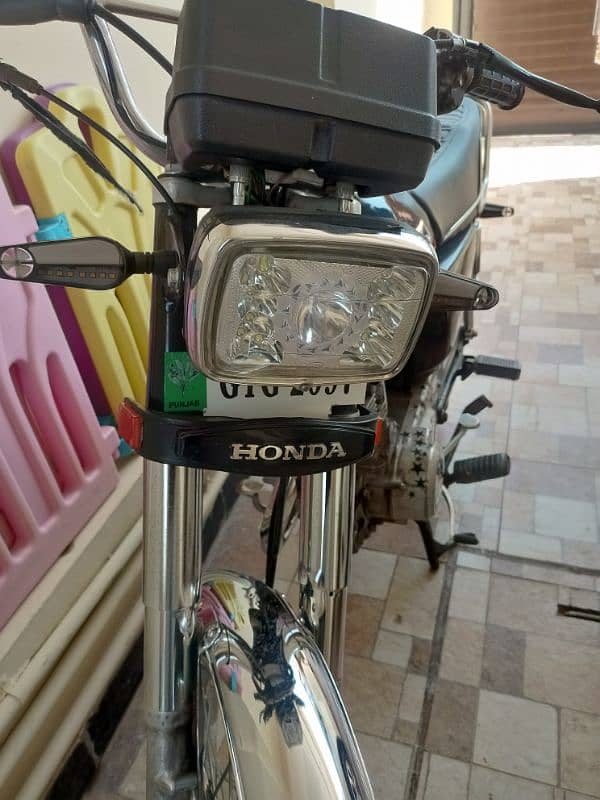 Honda 125 2002 model urgent sale 4