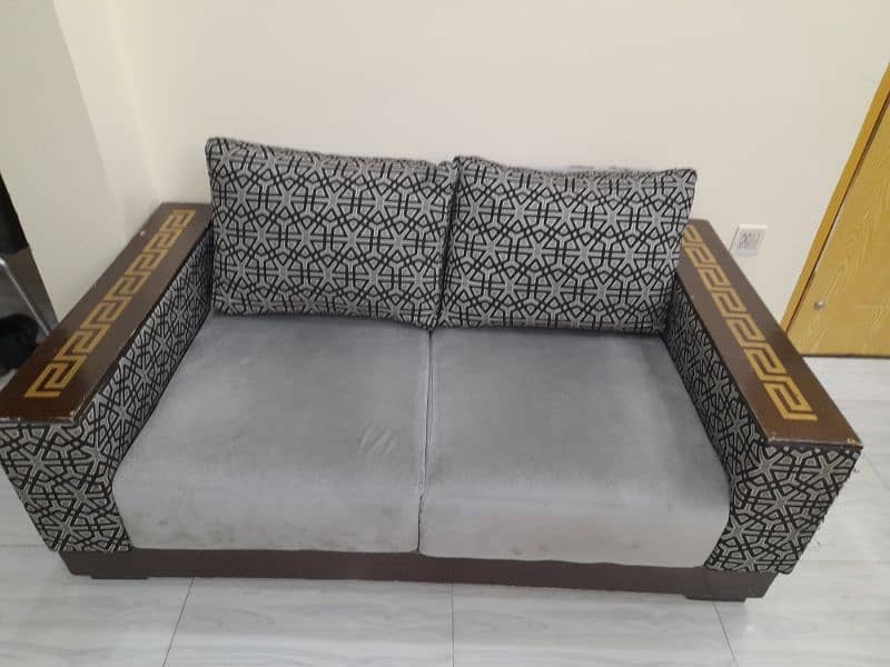 wooden 6 sweater sofa set 4