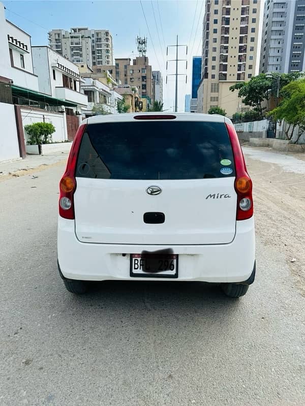 Daihatsu Mira 2013 1