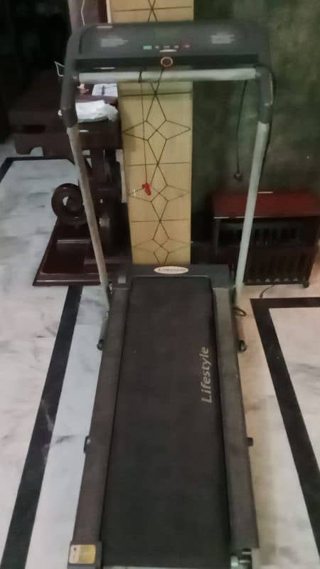 Electric treadmill for fitness. . 4