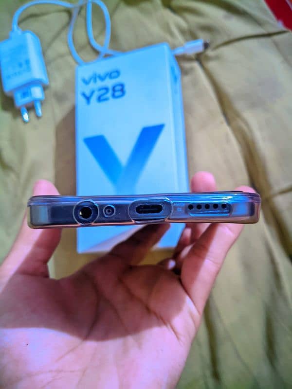 vivo y28 8+8 128 6000 condition 10/10 3