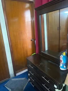 Dressing table