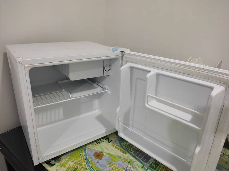 Mini Room Fridge  for sale 3