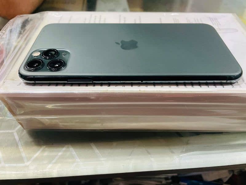 Iphone 11 pro max 4