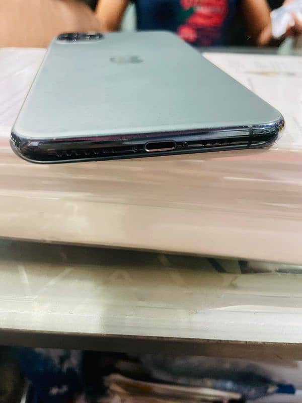 Iphone 11 pro max 5