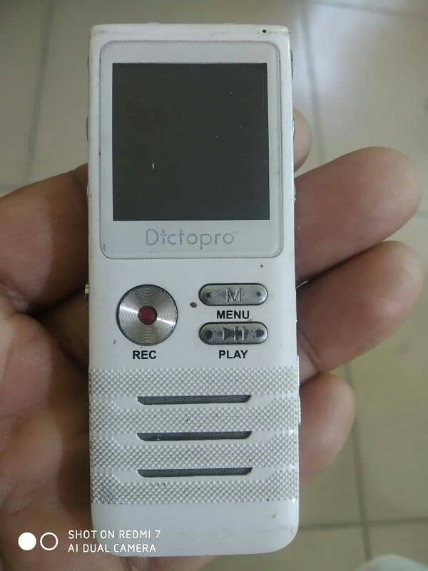 Digital voice recorder 1