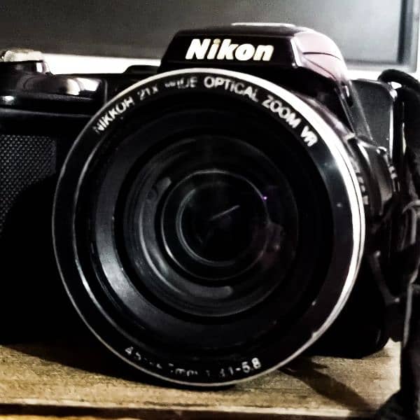 NIKON L120 4