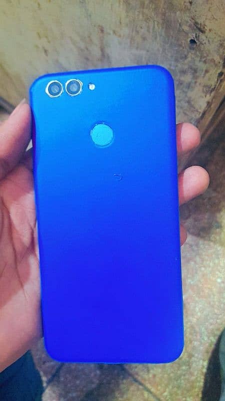 I m selling Huawei nova 2 mobile 3