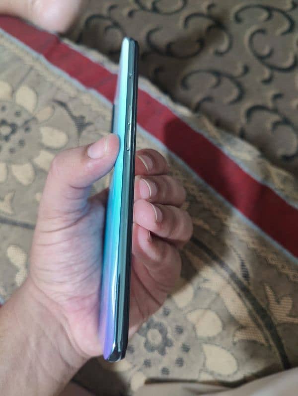 OPPO F 15 4