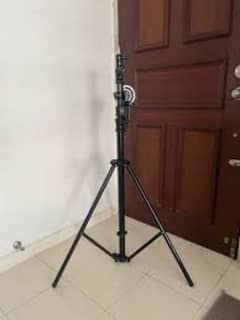 7ft metal tripod stand, handle heavy weight, tripod stand