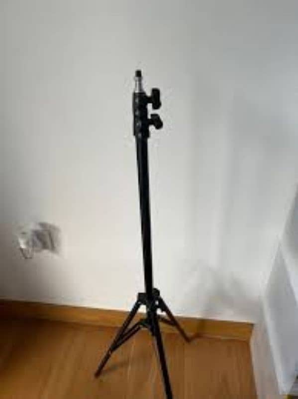 7ft metal tripod stand, handle heavy weight, tripod stand 1