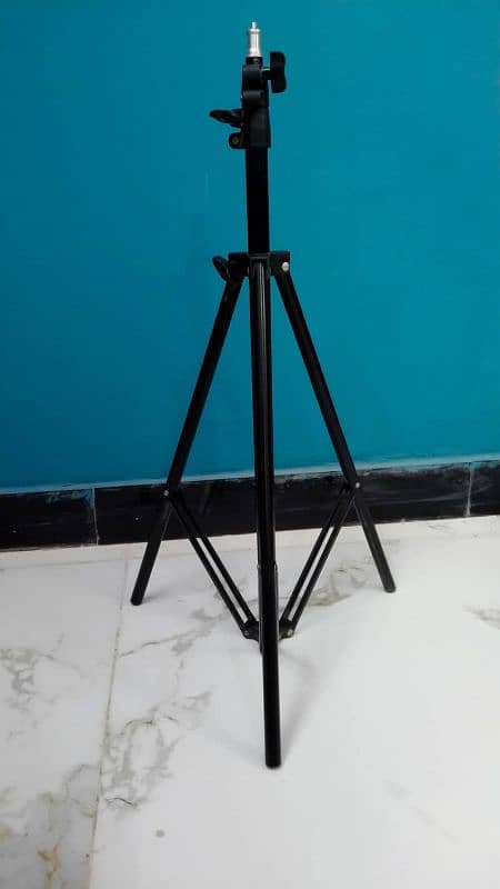 7ft metal tripod stand, handle heavy weight, tripod stand 3