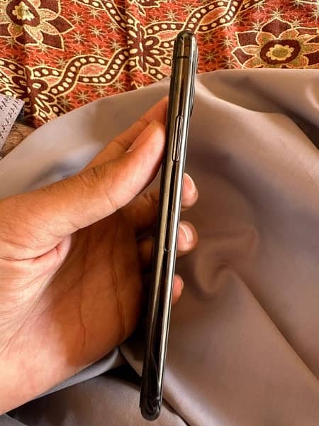 I PHONE 11 PRO MAX CONDITION 10 BY BY ORANGNAL CONDITION MY 2