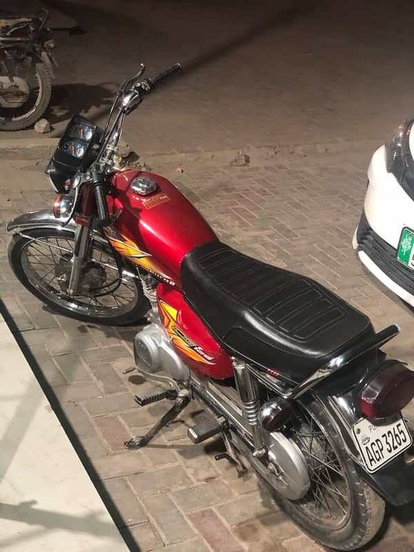 Honda 125 total genuine 10/10 condition urgent sale 2