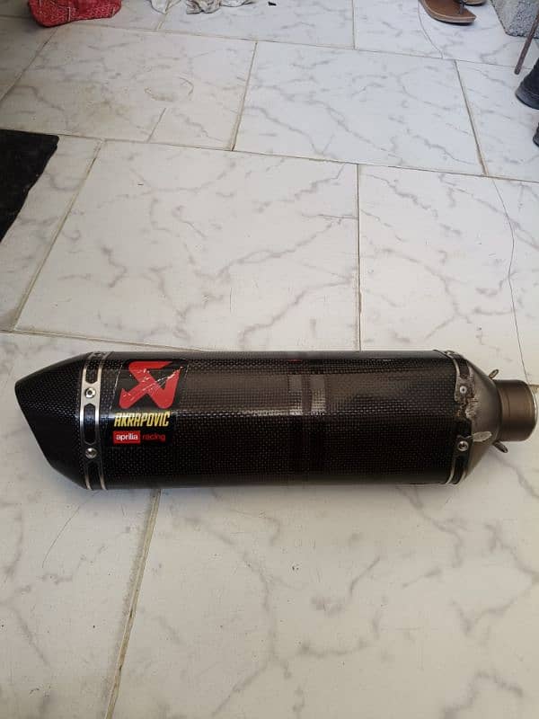 YOSHIMURA AKRAPOVIC ORIGNAL EXHAUST  AND AUSTIN RACING EXHAUST 1