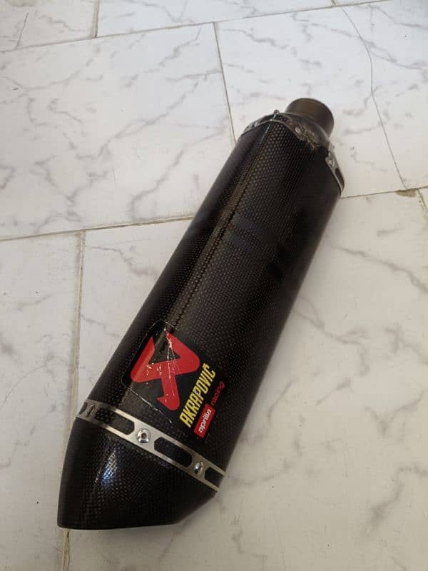 YOSHIMURA AKRAPOVIC ORIGNAL EXHAUST  AND AUSTIN RACING EXHAUST 2