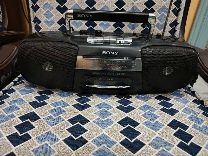 Sony Vintage Radio - Sony CFS-B5S Radio Cassette Recorder 0