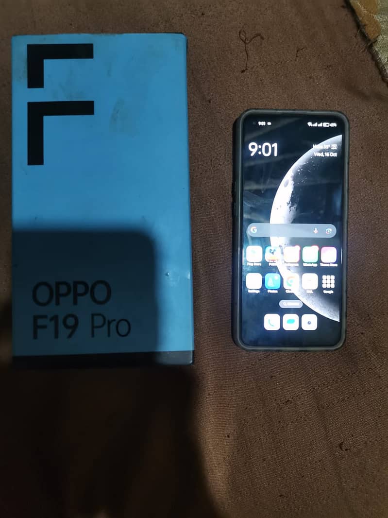 oppo f 19 pro 8 128 9.5 codition with box and charger 0