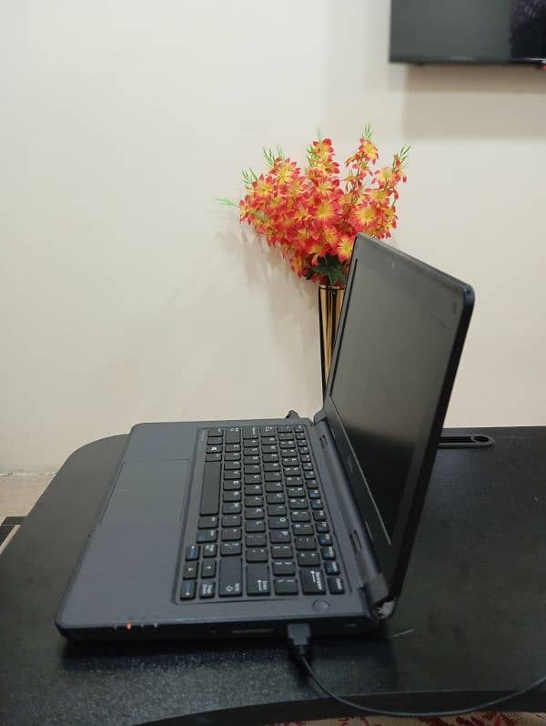 DELL Latitude 3150 1