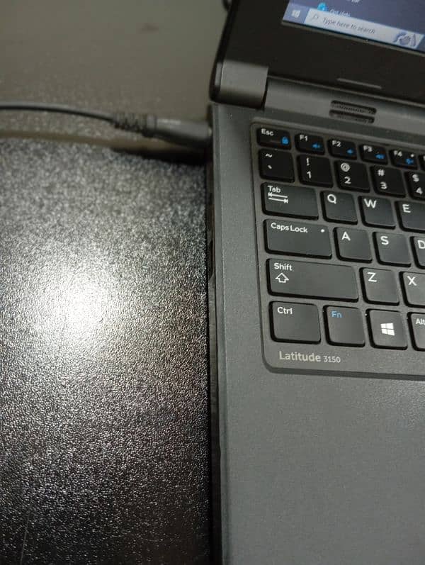 DELL Latitude 3150 10