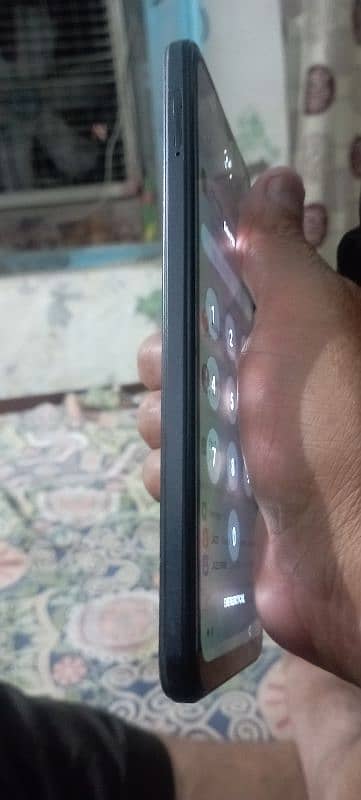 Infinix note 11 4+2/128 in lush scratchless condition amoled display 4