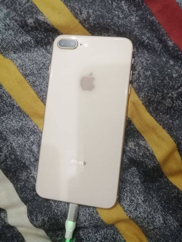 Apple iPhone 8 plus 1