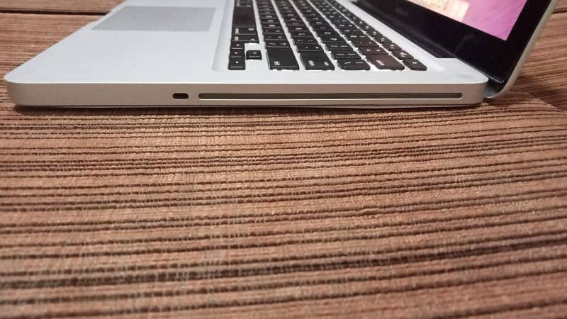 2 Apple MacBook pro Laptops Core i5 Model 7