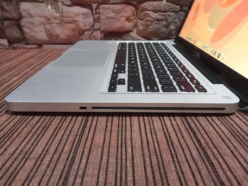 2 Apple MacBook pro Laptops Core i5 Model 6