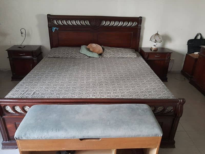 king size double bed with side tables and dressing table 75000 10