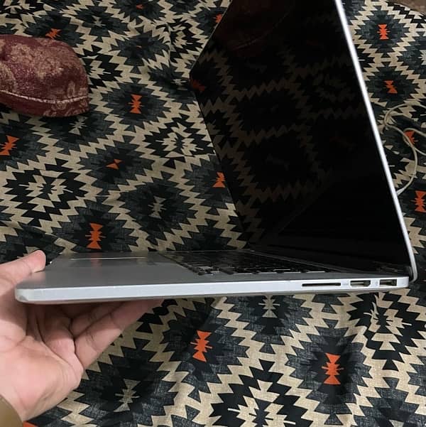 Macbook Pro Mid14 (16gb,256gb) 3