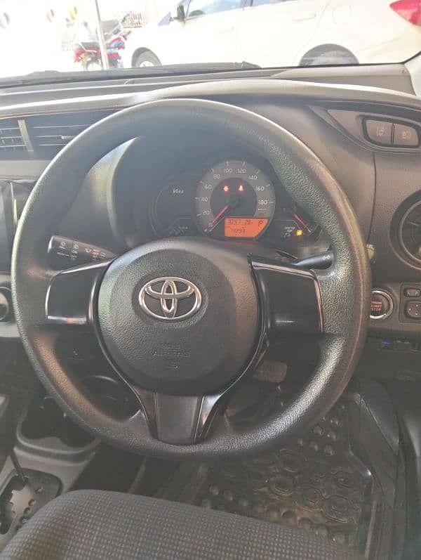 Toyota Vitz 2018 7