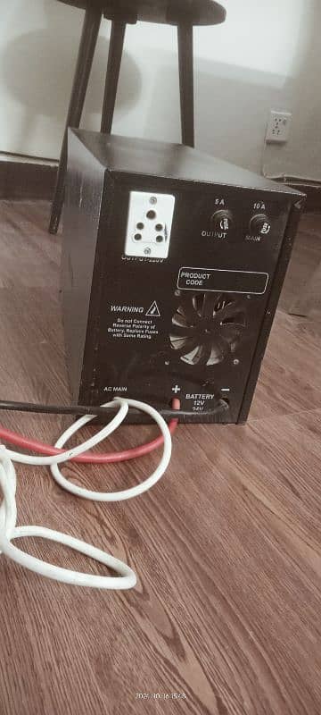 1500 watts Good condition UPS 4