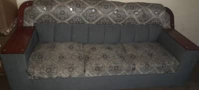 3 seater beautiful sofas set used for sale