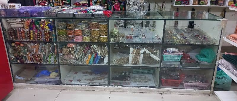 Office shelf for displaying items in a shop 2