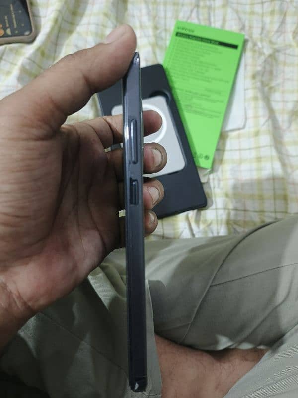 Selling Oppo Reno 12 F New October 2