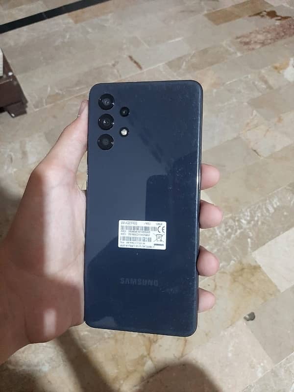 Samsung Galaxy A32 front finger . . 1