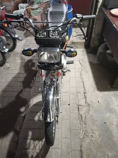 assalamualaikum sell my best Honda 125