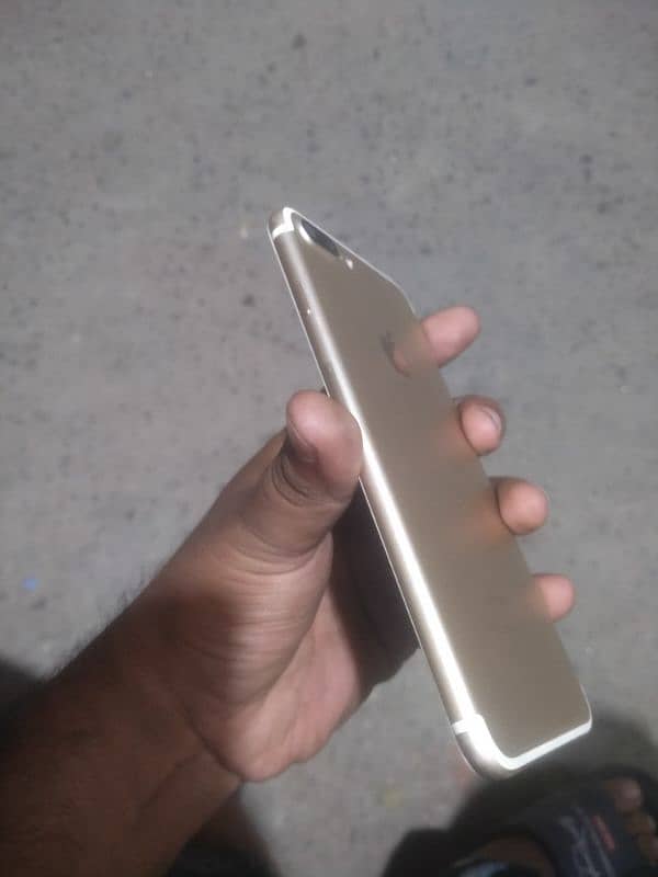 I phone 7 pulse Gold 1