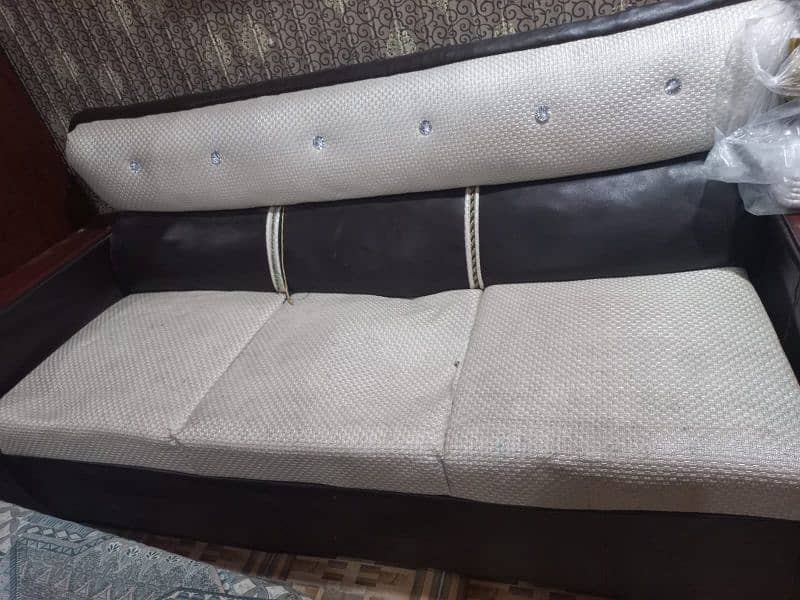 6 seater sofa set 3+2+1 Wooden sofas, reasonable price, used but ok 0