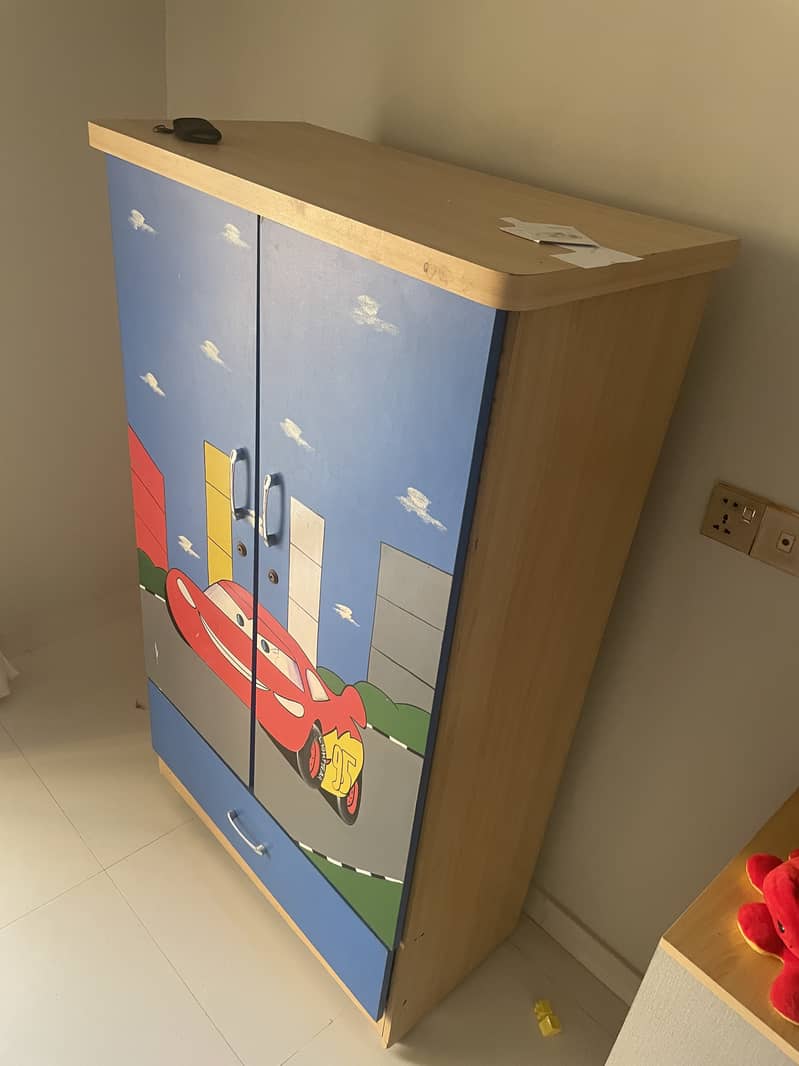 KIDS CUPBOARD 3