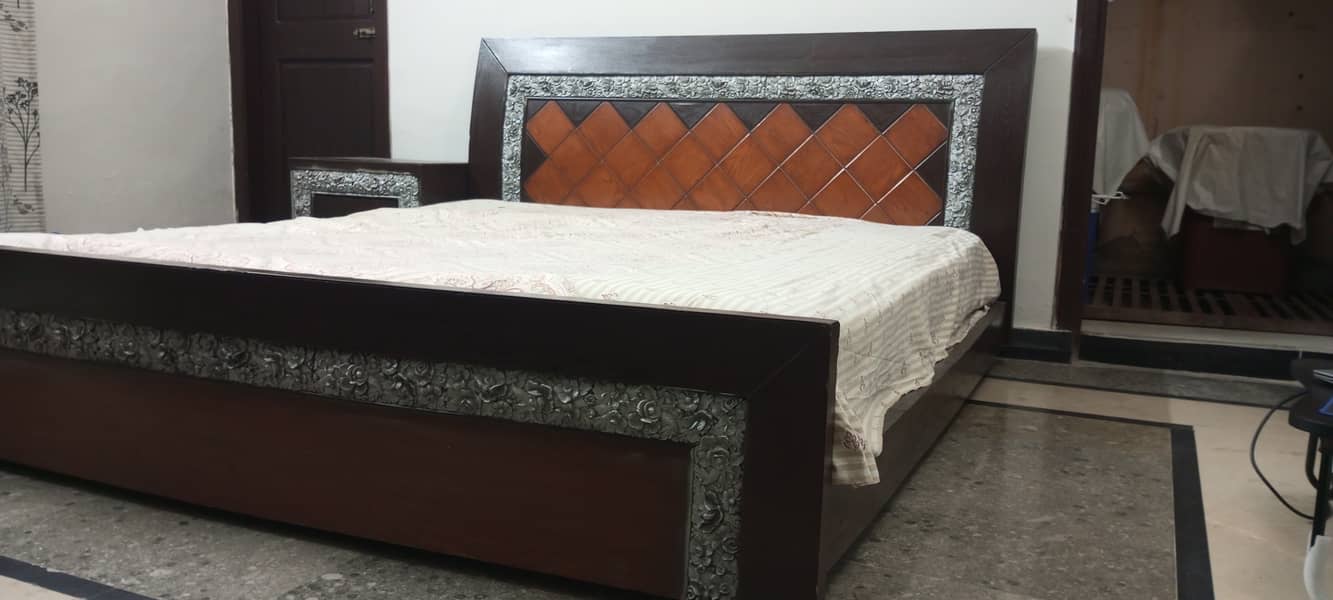 Double bed with Two side tables 1