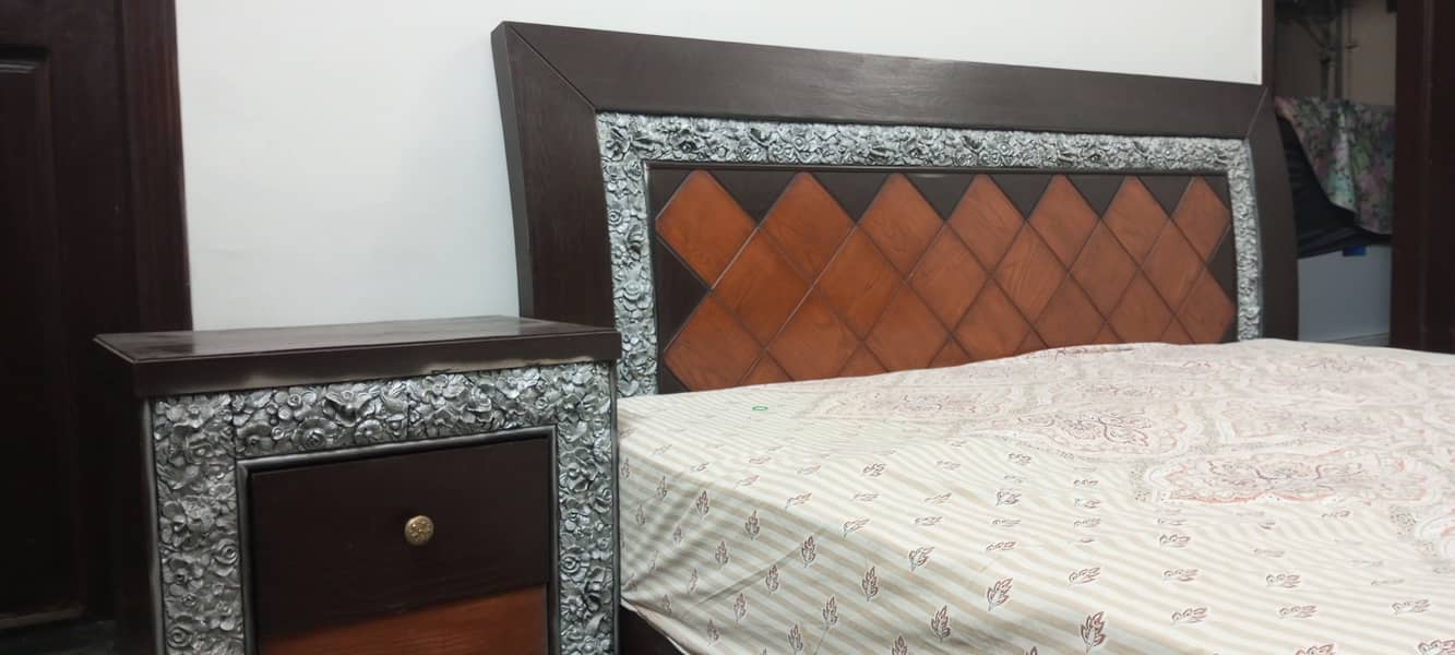 Double bed with Two side tables 2