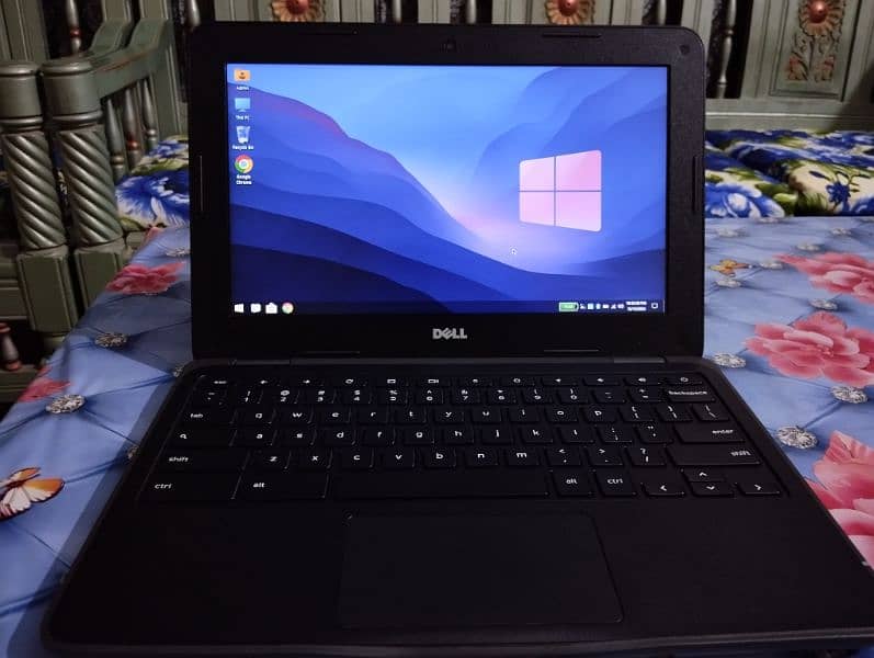 Dell 3180 Chromebook With 4Gb Ram + 16GB Rom , Windows 10 3