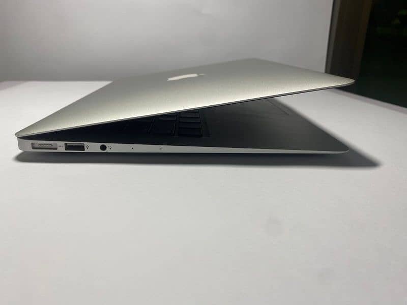 Macbook Air 2017 Core i5 8/128 1