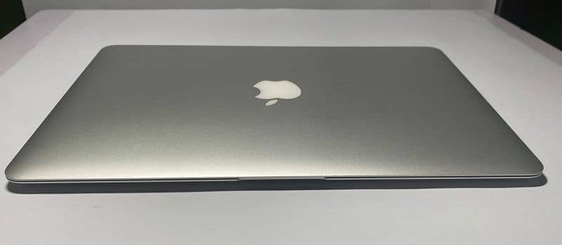 Macbook Air 2017 Core i5 8/128 4