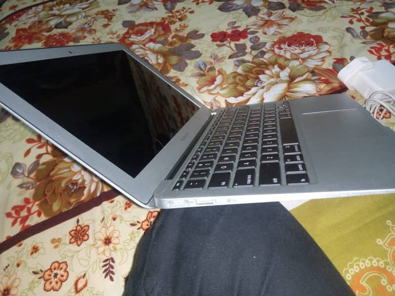 Price-33 thousand,  Mac book 2013Mac   *Only Bettary  issue- Can use 15