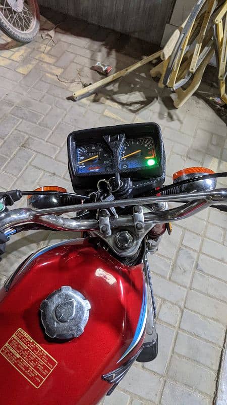 Honda CG 125 Karachi no 03152459720 9