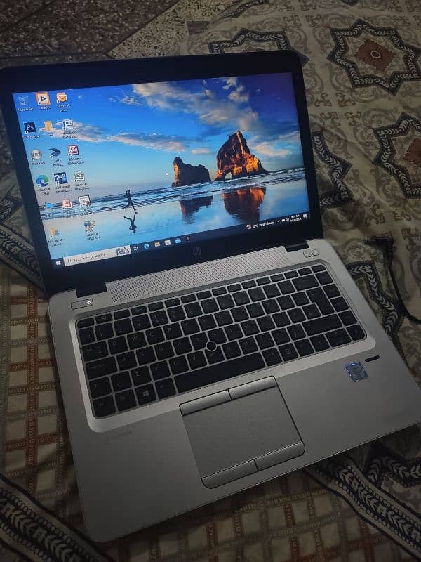 HP EliteBook 840 G3 i5-6300u 8gb ram 256 SSD 1