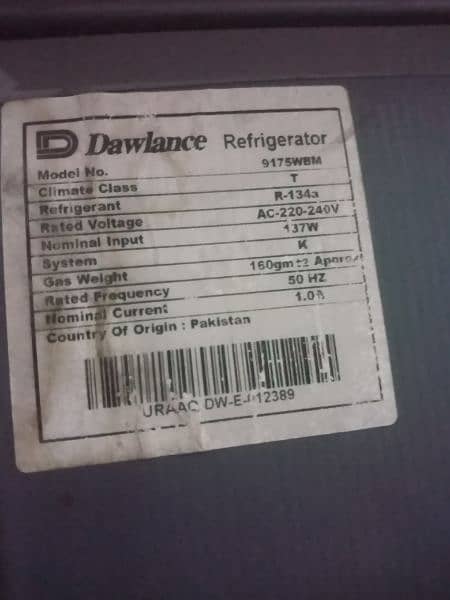 dowlanc fridge full size in new condition 4