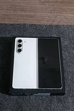 Samsung galaxy Z fold 5. Non PTA